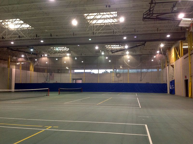 retractable divider curtain